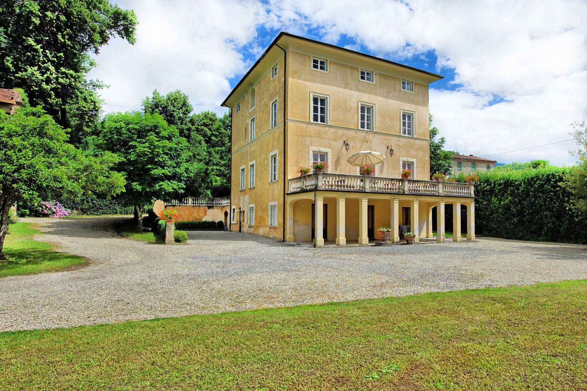 Villa Fiamma By Posarellivillas Piaggiori Екстер'єр фото
