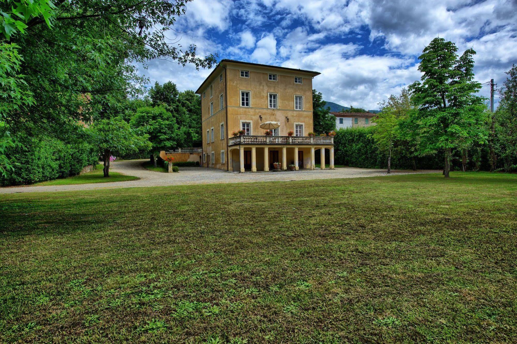 Villa Fiamma By Posarellivillas Piaggiori Екстер'єр фото